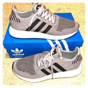 Men’s Adidas Swift Run tennis shoes